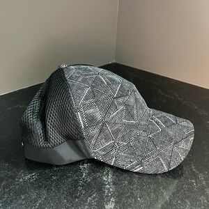 Lululemon trucker hat